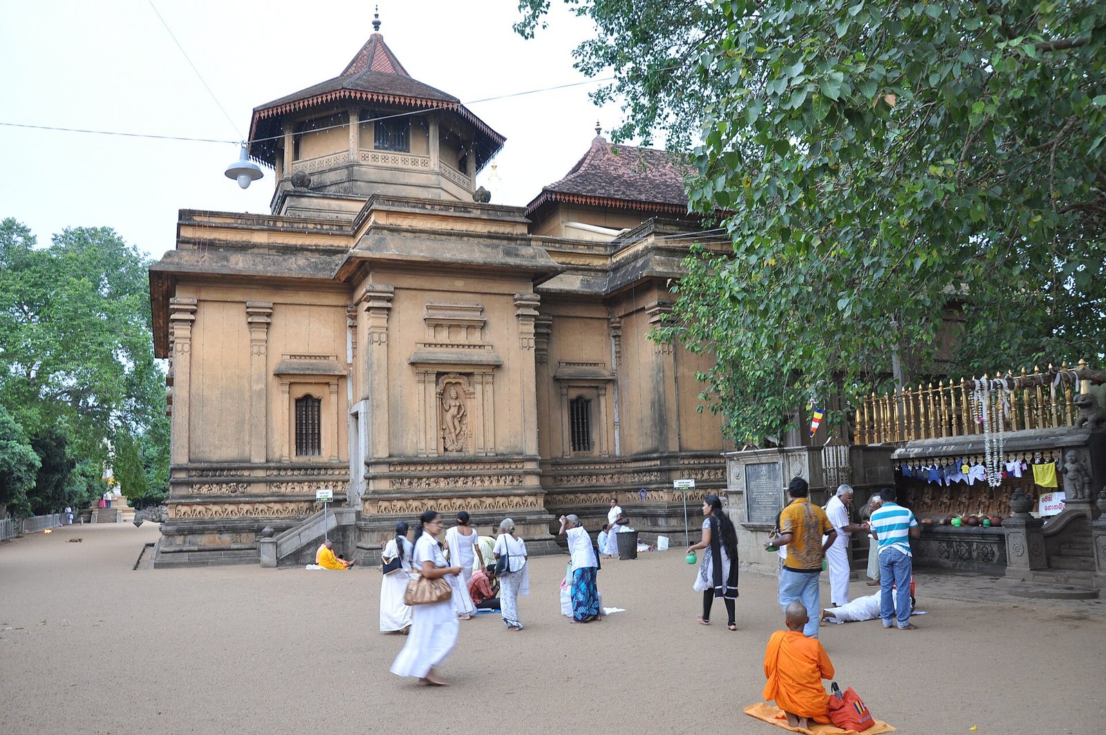 Kelaniya Raja Maha Vihara near Colombo, linked to Vibhishana coronation